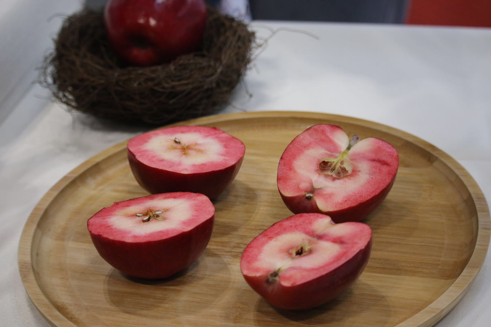 TENGGO Egrow 50 Pcs/Pack Red-Fleshed Apple Graines Redlove Apple Fruit Tree Tree Plantation de Jardin 
