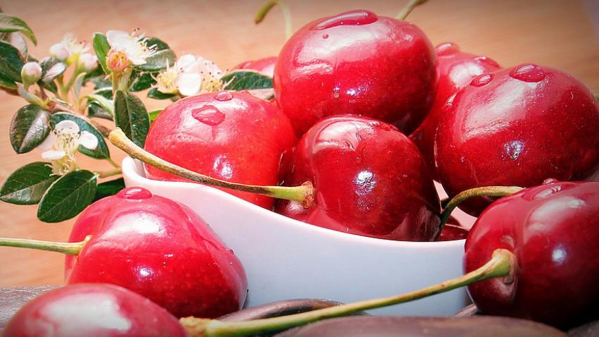 New cherries arrive at Chinese markets